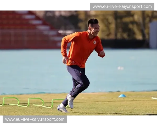 巅峰对决：当京城绿遇上泰山橙，这不只是一场90分钟的较量